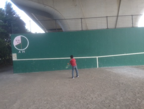 神奈川でテニスの壁打ち練習ができる場所は 料金や利用可能人数も徹底解説 Tenish テニシュ